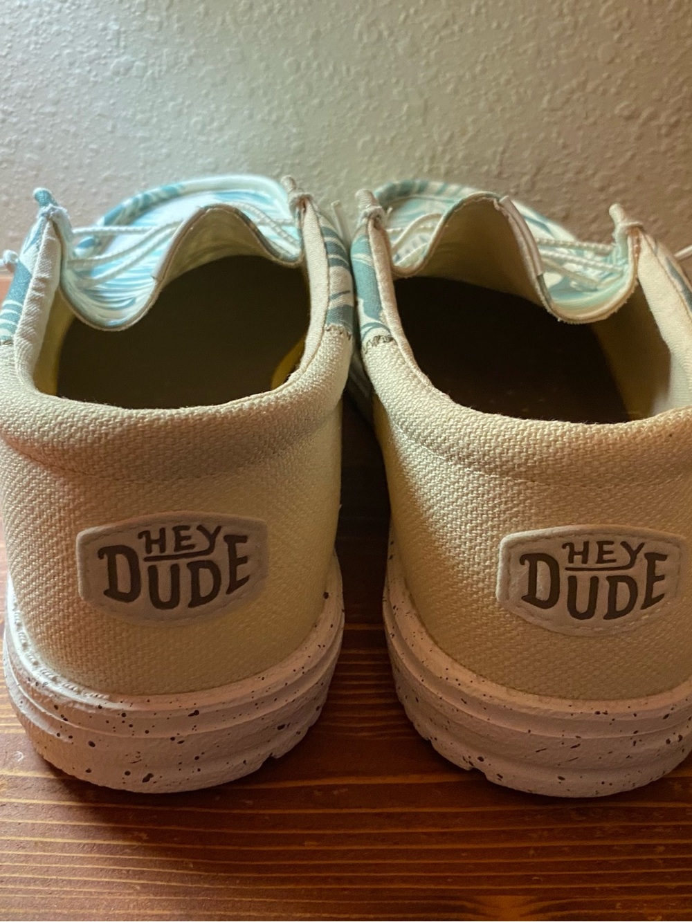 HEY DUDE WALLY FUNK PSYCH PALM
LIGHT GREY/CELADON GREEN - Picture 7 of 7